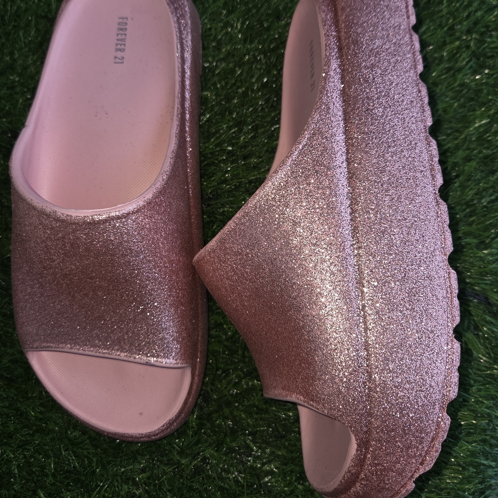 Combo Pink Glitter Slides and White Quilted Bag Forever 21 ,Size 9W - Picture 6 of 9